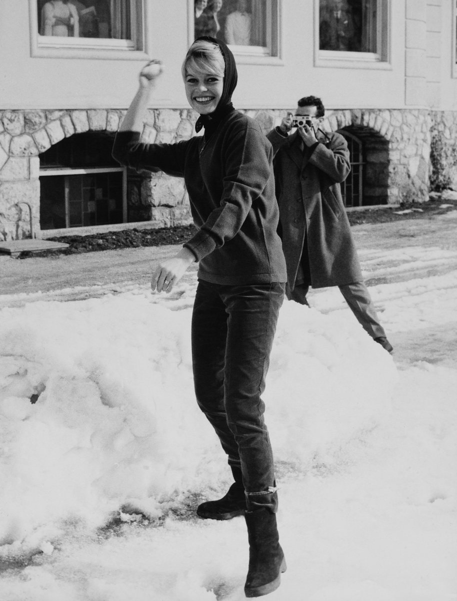 itwasnotadream1's tweet photo. Do not look before or after the light and the freshness is now the best thing is now the Moon is now 
@MoonOralCare
@KendallJenner Jeanne Moreau &amp; Jean Gabin Brigitte Bardot
 https://t.co/CaMYaMdV1Y
Woody Allen &amp; Mia Farrow https://t.co/dRe5FJm1uK