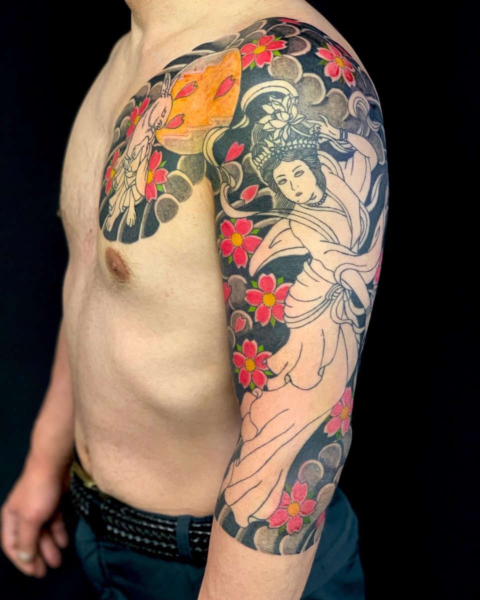 horiyu_official's tweet photo. 腕ひかえ七分 途中経過
#天女 #羽衣天女 #桜
#日本伝統刺青 #traditionaljapanesetattoo #japanesetattoo #japan #刺青 #irezumi #和彫り #wabori #タトゥー #tattoo #tattooartist #前橋彫ゆう #初代彫ゆう #彫ゆう #horiyu #墨鎧文身 #インクアーマータトゥー #inkarmor #inkarmortattoo https://t.co/SycjlgscG0