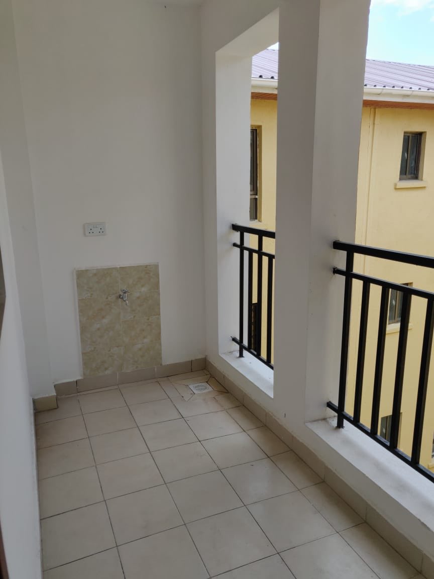 wanjakibuki's tweet photo. Hey guys, 
A friend is renting out her 3bed apartment in Greatwall Athi River for Kshs 28,000 per month.

If interested, DM for more details.

Kindly RT , her next tenant could be on your TL. https://t.co/rtYiayEATK