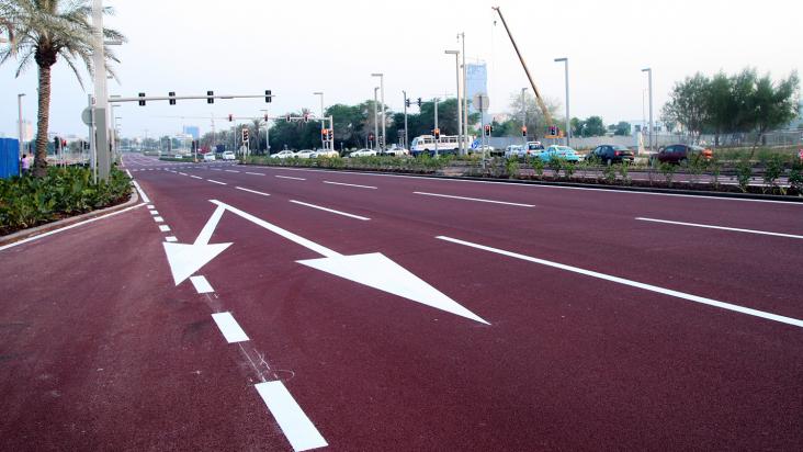 It can be controlled by automated roadblocks to close it during important events such as National Day and Sports Day and other world events like World Cup, especially as the park is one of the main areas to be allocated as fan zone during the 2022 Qatar World Cup.