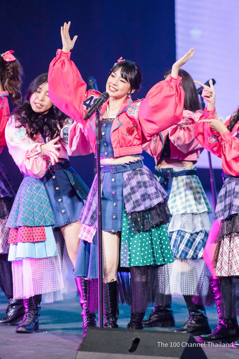 The100ChannelT1's tweet photo. BNK48 เปิดตัวเพลงใหม่ ล่าสุด 'Heavy Rotation' ซิงเกิ้ลที่9 
โดยมีเซ็นเตอร์คือ เจน ผู้ชนะจาก BNK48 9th Single Senbatsu General Election ร่วมด้วยเฌอปราง มิวสิค ฯลฯ
|อ่านทั้งหมด>> 
https://t.co/Z6GRmHz4zg
#CherprangBNK48 #MusicBNK48 #JaneBNK48  
#HeavyRotation #BNK48
#The100Channel https://t.co/Ly686AAzoG
