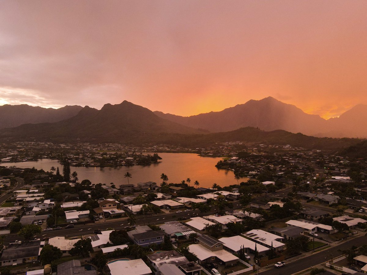 Kuni_808's tweet photo. Hurricane Douglas Sunset 🌄 #MavicAir2 https://t.co/JHrssgy3ry
