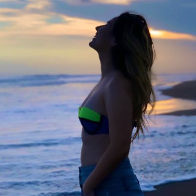 jfloresa88's tweet photo. Para todos los males... agua salada 🌊 #NuevaFotoDePerfil https://t.co/NDY2hSN3Ao