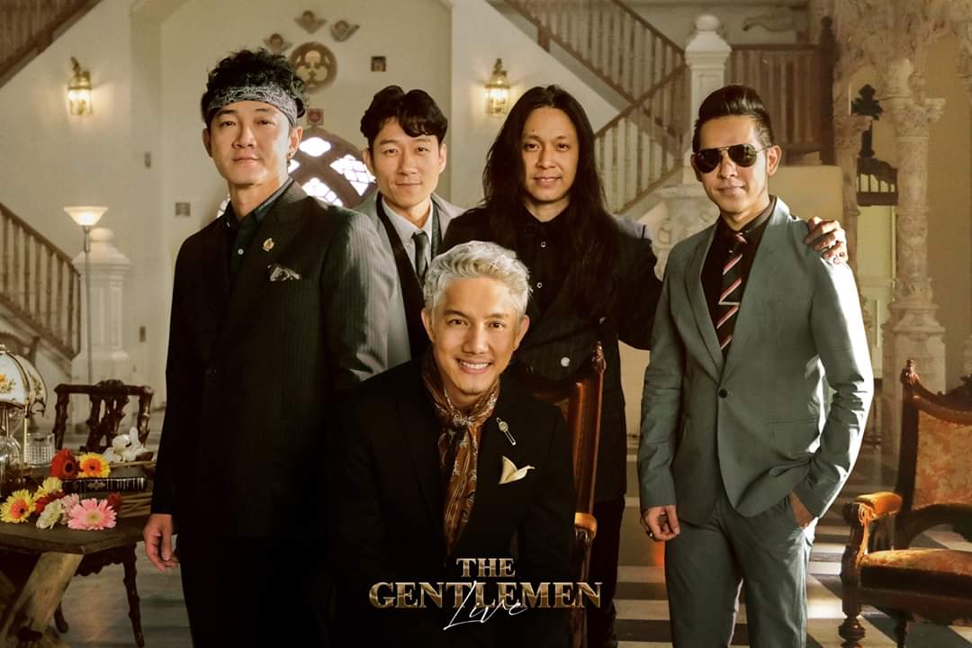 potatoband's tweet photo. ถ้ารวมตัวกันแบบนี้ จะเป็นอะไรได้บ้าง

#TheGentlemenLive https://t.co/4LItra28Dx