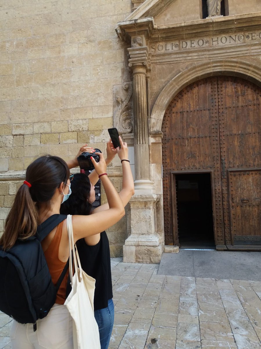 CodolEducacio's tweet photo. Aquestes darreres setmanes a @CodolEducacio hem estat treballant en el projecte, conceptualitzant la proposta didàctica, elaborant el vídeo promocional, 🎥 els vídeotutorials i la idea i disseny del kit didàctic que @patrimonigencat facilitarà per aprendre #fotogrametria 📸! https://t.co/N2xbRUn0mc