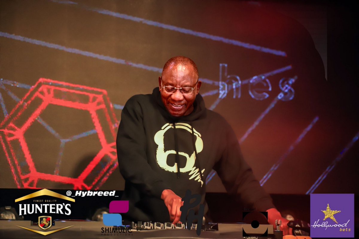 _Hybreed_'s tweet image. If politicians were Dj's.