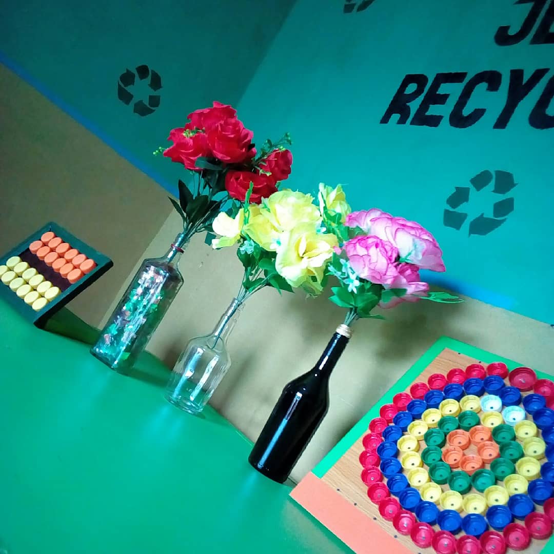 AdelowoJephthah's tweet photo. Welcome to JED Recycling NG
.....we hold the ace in reusing, upcycling, reducing and recycling wastes.
@unep @unfcc @unmgc @BBCAfrica @vanguardngrnews
#greeneerearth #plasticfreejuly #recycling hub #sustainability #climateaction #saveabottle #saveaplanet https://t.co/NlFqsJXWn3