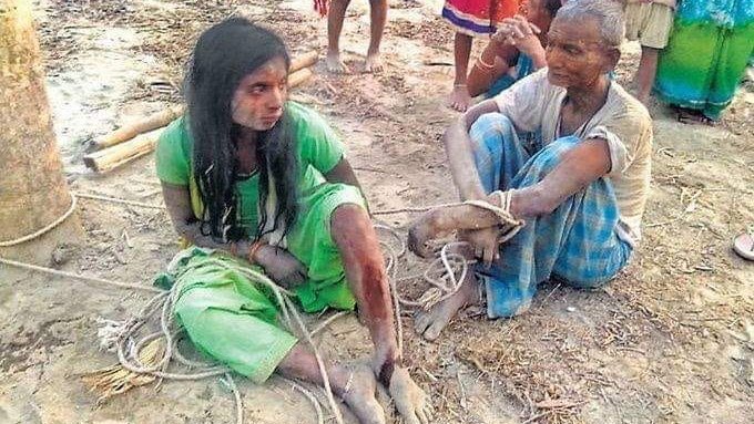 maryada_maurya's tweet photo. बहुत ही शर्मनाक घटना

बिहार के समस्तीपुर में जमीन के विवाद में बुजुर्ग और उसकी पुत्री को पेड़ से बांध कर पीटा. https://t.co/hjEqlD2yxw