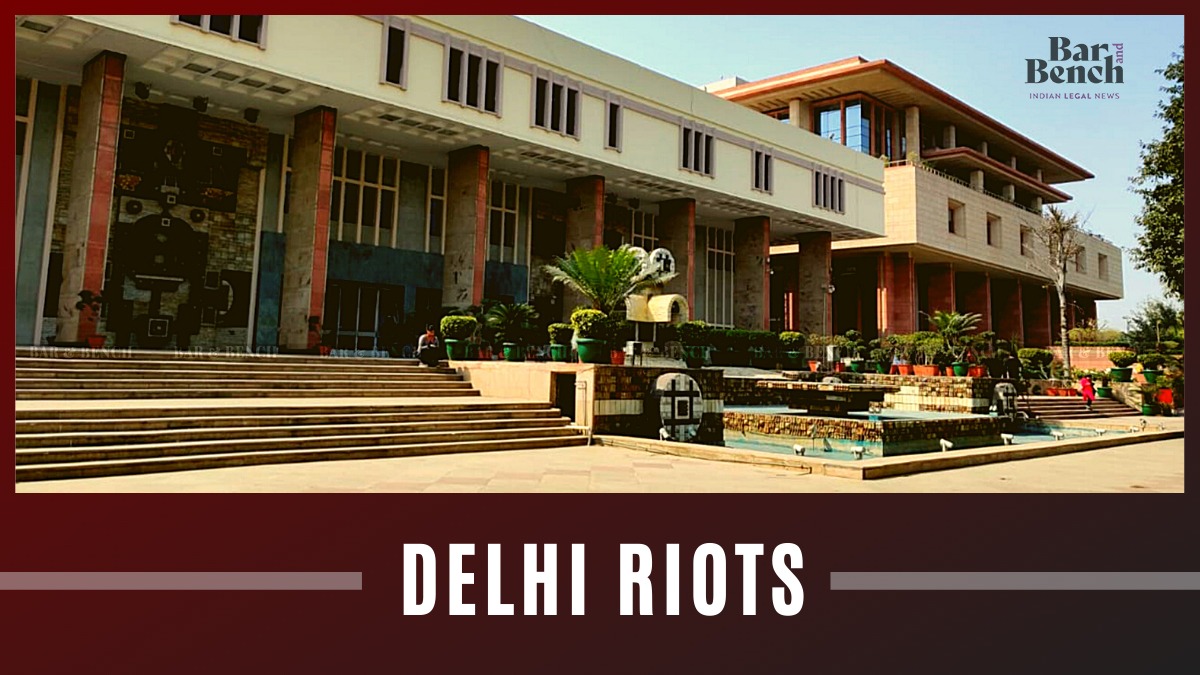 Delhi High Court begins hearing petitions concerning Delhi Riots. Cases listed for hearing before Bench of Chief Justice DN Patel and Justice Prateek Jalan.  #DelhiRiots  @harsh_mander