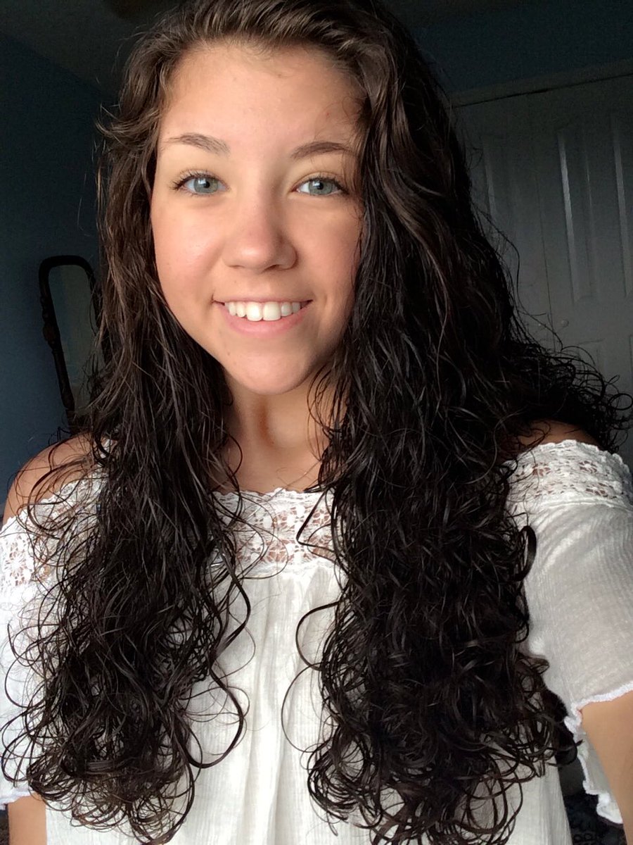 tessamsmith7's tweet photo. thank god I learned what makeup was along the way.. https://t.co/VPzUC00Xw2