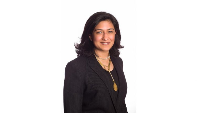 نجلاء المدفع - سيدة أعمال إماراتية، ومؤسس منصة خيارات، وعضو مؤسس في مؤسسة مدراء الشركات النساء، والمدير التنفيذي لمركز الشارقة لريادة الأعمال.