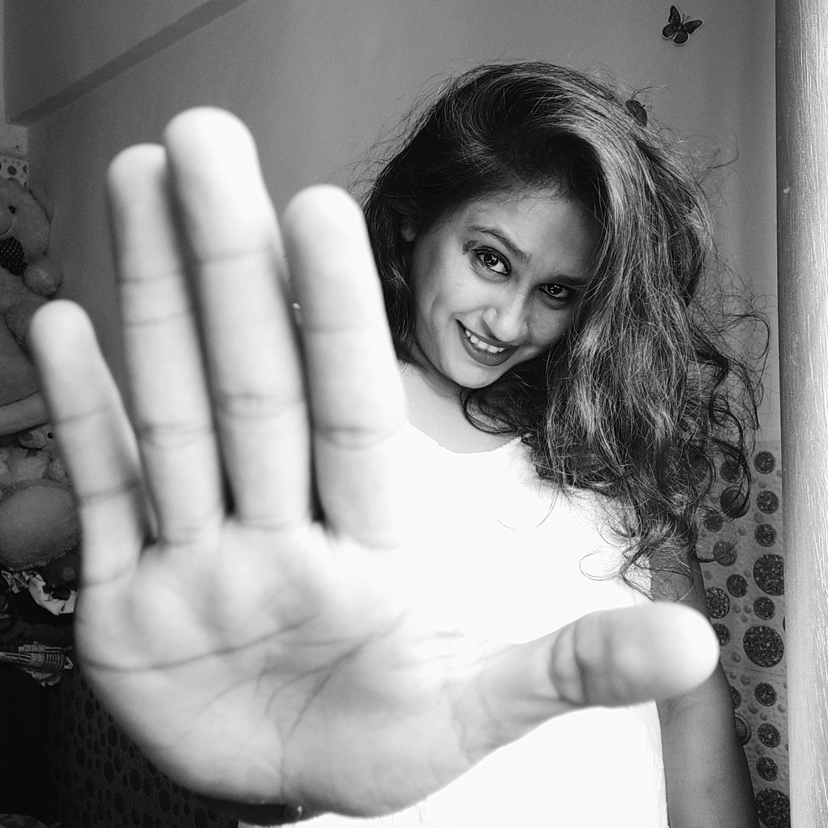 officialragini's tweet photo. Don't Belive Everything You Hear,
Real Eyes, Realize, Real Lies.

#raginidev #officialraginidev https://t.co/9dlTJDYhvN