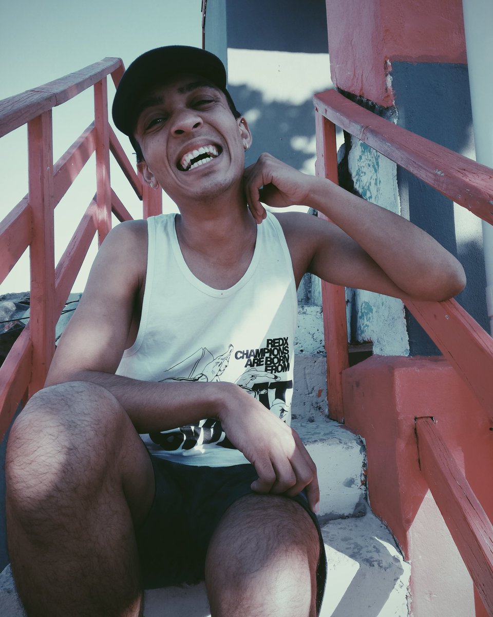 rocoetzee's tweet photo. Mondays doesn't have to be blue.
#vksquad #capetown #love #coloured #capetownmen https://t.co/BfB1PeoJKm