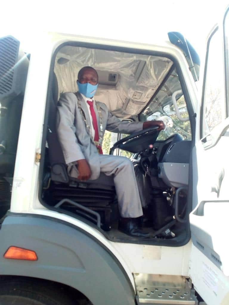 mashwestcitizen's tweet photo. #Kariba - a safe destination under Our MDC Alliance led council. They procured a brand new refuse truck this week. Earlier bought new water purification equipment. They are focused squarely on service delivery. #smartcities @pcmagunje
@hwendec @mdc_norton
@mtkelvin
@MakomboreroH https://t.co/Tj04Oczs29