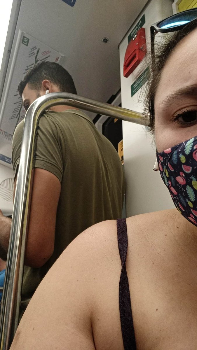 pag_vale's tweet photo. @atm_informa  per fortuna che scattavano le multe senza mascherina. Sto idiota è senza e mi sta appiccicato. Gli ho detto di metterla e non ce l'ha e gli ho detto di spostarsi e non si sposta 🤬 https://t.co/8vsS60FnVk