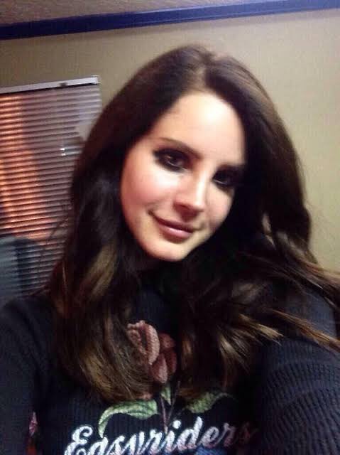 EmiliaRoseStan's tweet photo. Everyone is beautiful. Beauty is subjective. What you don’t find beautiful, might be something others do. Respect the fact that everyone is beautiful and if you don’t personally think someone is, then it’s not the best opinion to be shared on social platforms. #WeLoveYouLANA https://t.co/WfzLuGGjI2