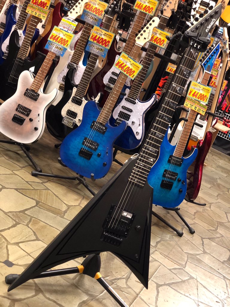 bbsapporock's tweet image. 🔥生産完了品 店頭一本限定🔥

Alexi Laiho氏シグネチャーモデル、E-AL-166 Blackyが入荷しました‼️

同氏のシグネチャーモデルSaw Toothとは異なりインレイにはブラックパーロイドを使用！また20〜24フレットにはスキャロップ加工が施してあり演奏性もグッド👍

#ESP #BIGBOSS #Alexi