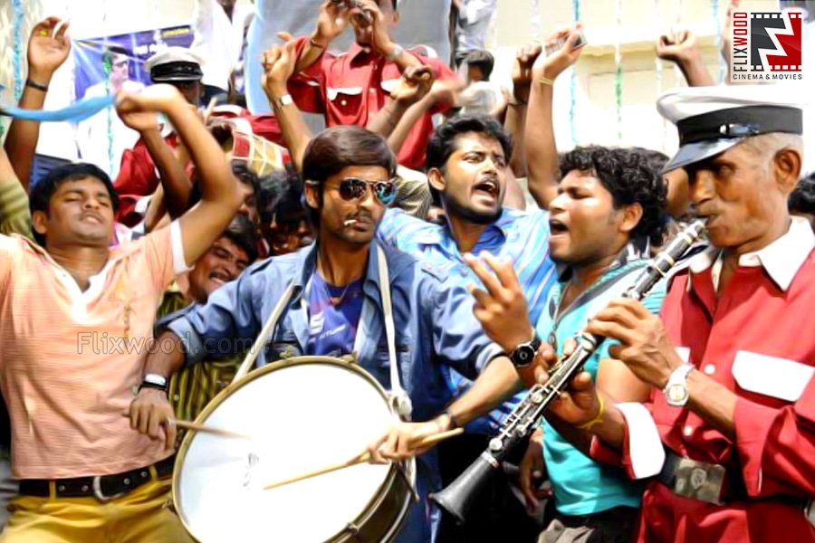 DhanushRiyas2's tweet photo. @karthiksubbaraj #JagameThandiram Thalaiver Dance Vere Level ah Iruka Pothu.. 🔥🔥

#Rakitaரகிடరకిట 
#Karann https://t.co/i8EtrsqJ3J