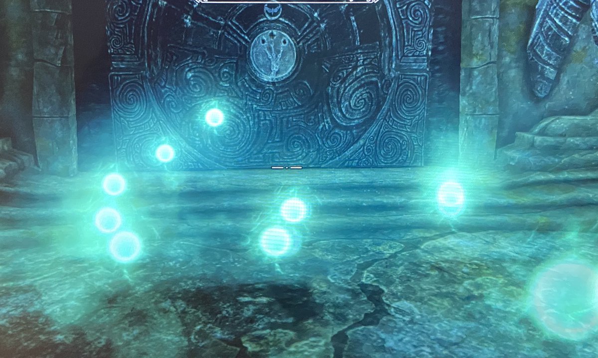 恵比寿 ユンゴル墓地きれい ユンゴルさんの兜取ったらユンゴルさんがバラバラになってしまった 取らなきゃよかった スカイリム