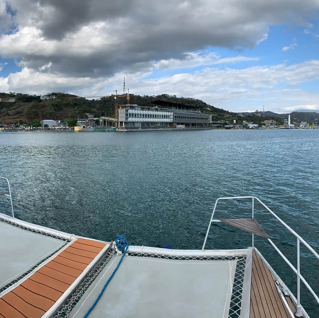 xp_flores's tweet photo. Labuan Bajo Marina from our Catamaran deck.

15 august the area will open again to tourists without limitations.

We are ready, and you?

#rindulabuanbajo #komodo #labuanbajo #komodotour https://t.co/vvcAK2tmOz