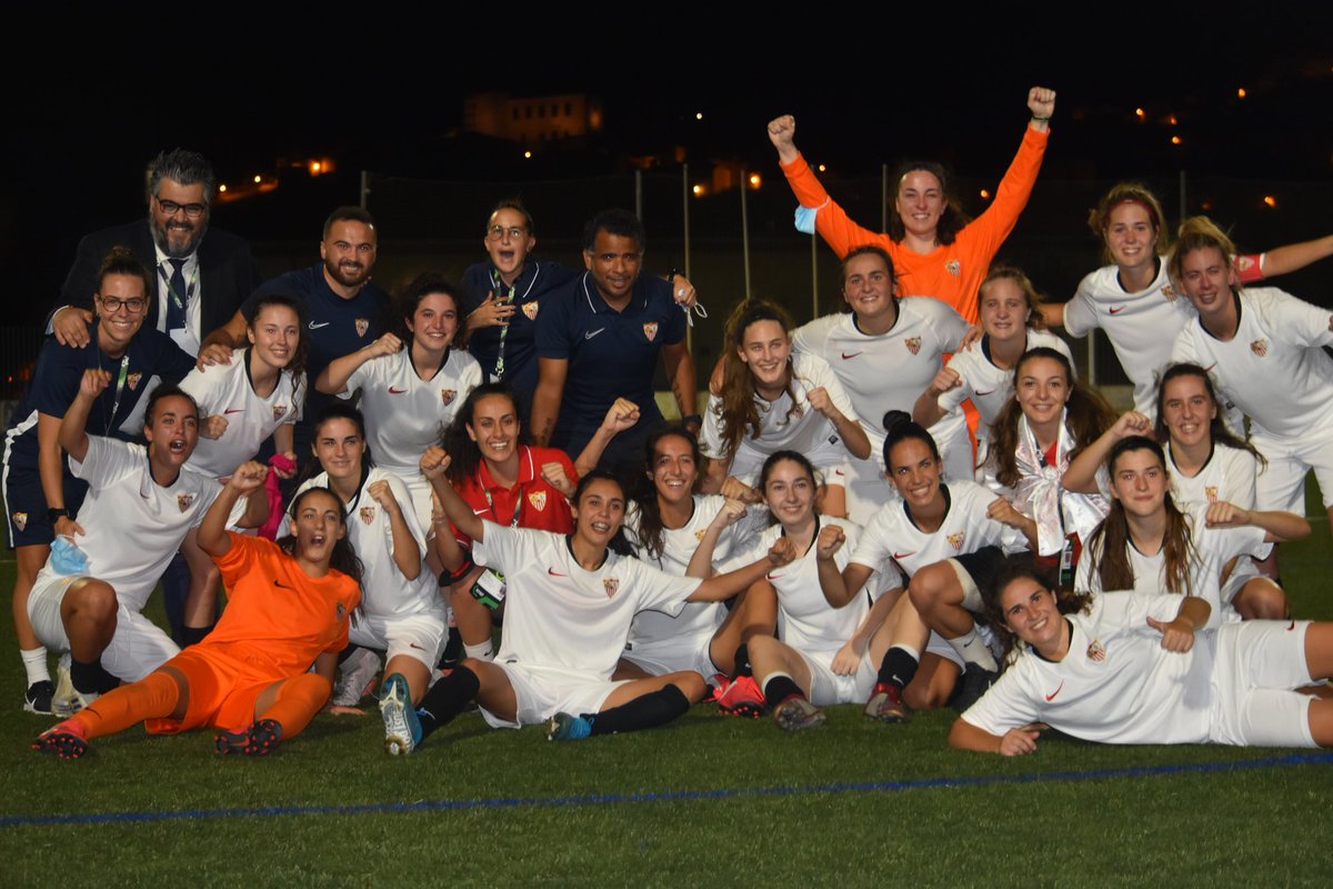 SevillaFC_Fem's tweet photo. 🙋‍♀️ Buenos días de PRIMERA NACIONAL para la familia del filial del #SevillaFCFem. 📸👏⚪🔴

Nuestra cantera continua dando pasos. ¡Disfrutadlo, chicas! 💪⚽🔝 https://t.co/GsQ6fq2Y6h