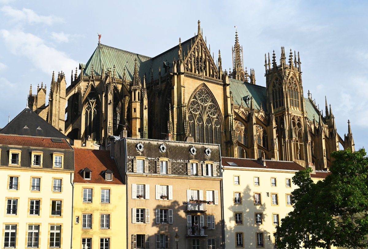 #MondayMotivation ✨ Belle semaine à toutes et à tous, même aux personnes qui prononcent le T de #Metz.