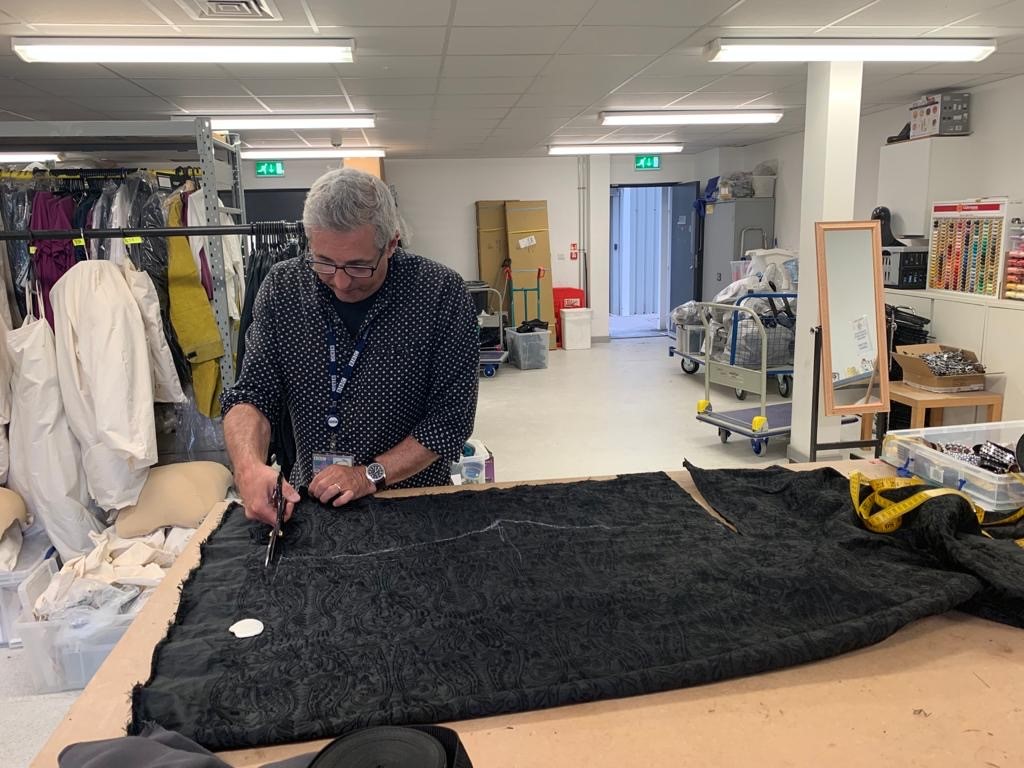 InTheEditPcast's tweet photo. Episode 16 featuring Costume Designer @HolmanRay is now LIVE!
Listen on these platforms:
https://t.co/ssiF6aliIF
or
https://t.co/8aCZMV2kC1
& iTunes, Google Podcasts, or wherever you get your podcasts.
#Cardiff #Film & #TV #MakingOf #Podcast
#RayHolman #DoctorWho #Broadchurch https://t.co/VcWMna5fPT