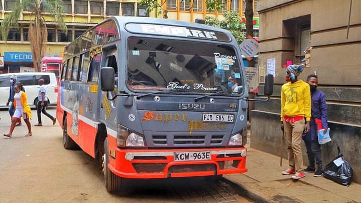 cbs_ke's tweet photo. Thanks to Super Metre Sacco for adoption the new Seating arrangements in their mat3. The fact is #COVIDisRealKe. We can slow it's spread. These mat3 ply Nairobi- Juja- Jkuat. We are advised to board such mats. @Ma3Route https://t.co/aqW00heFO5