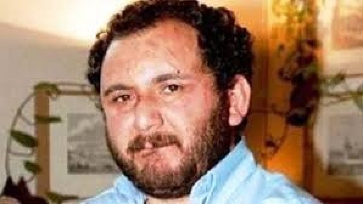 First of all, good luck fetishizing this (not here to shame people for their looks but let's be honest here, you don't want to read a romance novel with any of these people)