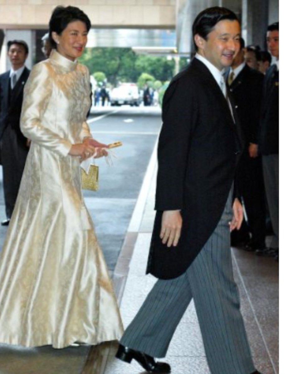 クリントラブ これを読むと黒田清子様の結婚式と披露宴のど派手な衣装 シャンパンゴールド のドレスとワインレッドのドレスは悪評だったのが分かる それ全て女官のせいにされてしまった 実に他罰的だね クリントラブ これを読むと黒田清子様の結婚式と披露宴のど派手な衣装 シャンパンゴールド のドレスとワインレッドのドレスは悪評だったのが分かる それ全て女官のせいにされてしまった 実に他罰的だね