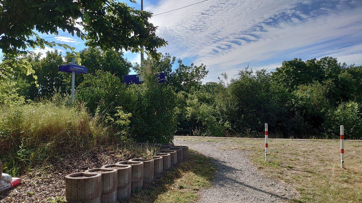 ByGt2x44's tweet photo. @android_oma, #dbHackathon, #dbOpendata, #Bahnhofsfoto, @khgdrn Dottenheim https://t.co/tndfmGe4Qs