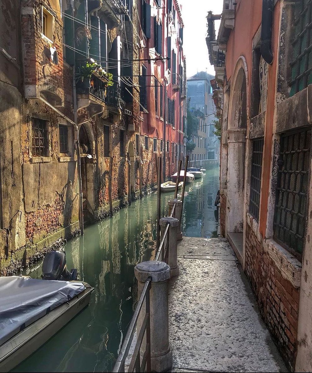 ☀️ «La vita può essere capita solo all’indietro ma va vissuta in avanti. L’avvenire è la porta, il passato ne è la chiave» (Victor Hugo). Buongiorno, amici! ☀️

#27luglio