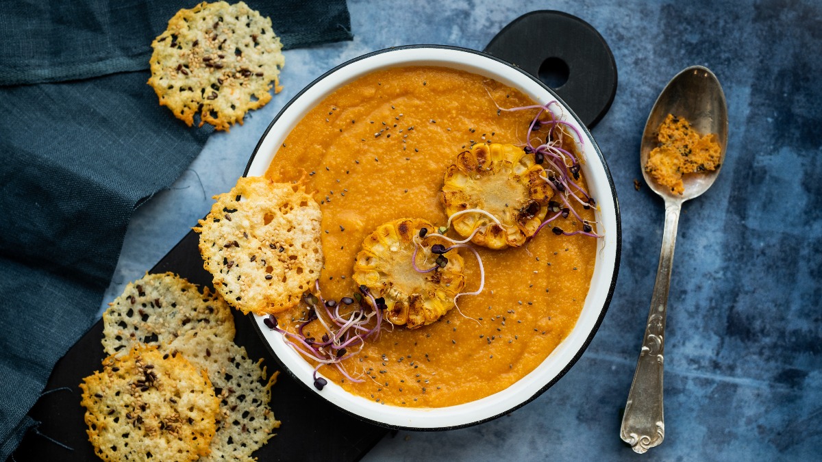 ParmesanAus's tweet photo. Looking for some new #healthy lunch ideas? Why not try your hand at making a delicious #corn and #carrot veloute #soup with #ParmigianoReggiano? Head to our Instagram page @ParmigianoReggianoAUS for the full #recipe - available now! #StayHomeWithParmesan https://t.co/RqlkUDmJbg