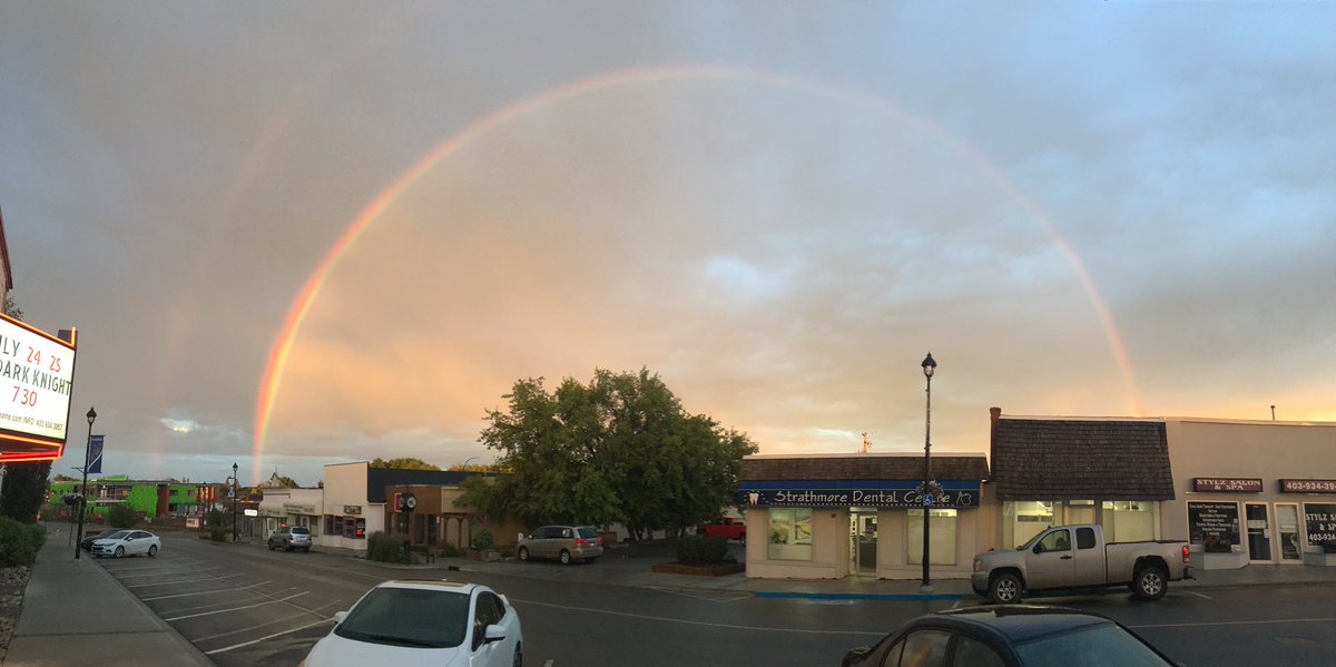 HOBsHobbies's tweet photo. @Crackmacs Here’s the view from our shop door Friday night: https://t.co/IMs7sKx3Cr