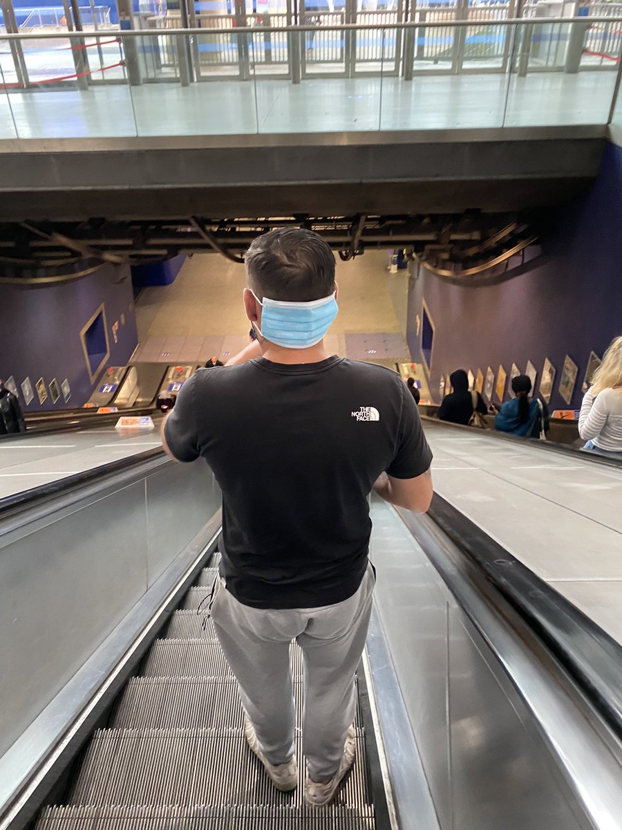 1bobbyfreeman's tweet photo. “We, the government trust the British people to use their common sense when it comes to face masks.”
@BorisJohnson @DominicRaab @MattHancock @SadiqKhan 

#COVIDー19 #lockdown #lockdown2020 #coronavirus #london #facemasks @TfL https://t.co/Wiv5HLDRK7