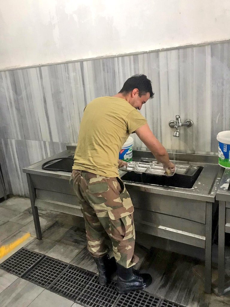 ibrahimethem's tweet photo. BIST 30 hisselerinde açığa satış yasağının kaldırıldığı gün başladığım askerliği,endeksten 2 sıfır atıldığı gün tamamladım.
27 günde yaşları 21 ila 48 arasında olan birçok borsa emekçisi ile tanıştım.

Halka yeni arz olacak hisselerin videoları ile kaldığım yerden devam😊 https://t.co/FaDSjCKuJI