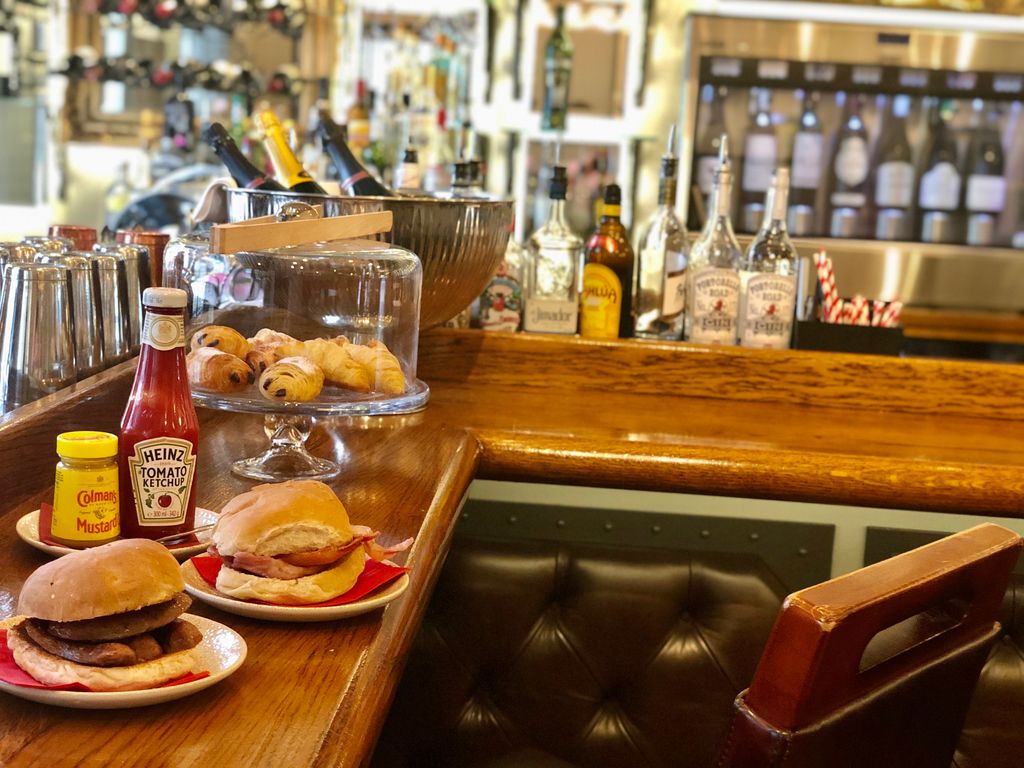 Start of another beautiful week in Chichester...

Monday’s first important decision will be whether we’ll have bacon or sausage in our breakfast roll this morning.

We’ve opted for both.
#GoodMorning #Chichester #PurchasesChi #Breakfast