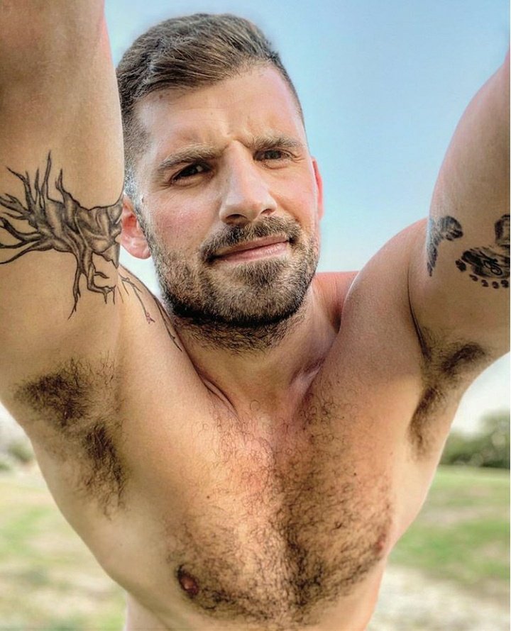 MaxiBuscador's tweet photo. Lo mejor que van a ver hoy 🤤 #axilas #armpits #hairy https://t.co/ARDPziXsK6