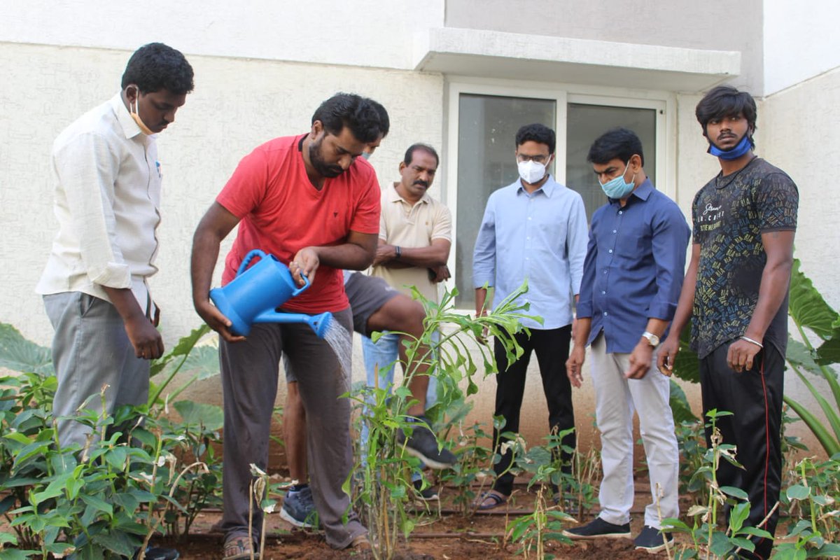 RajeevCo's tweet photo. #HaraHaiTohBharaHai #GreenindiaChallenge 🍃 accepted &amp; accomplished. Tkq @ItsActorNaresh garu🙏 for nominating me to take part in this wonderful cause. 
So further, I'm nominating @ItsSumaKanakala @raghukarumanchi &amp; #RaghavaPopuri to plant saplings for a better #GreenIndia. https://t.co/DzRzivMhId