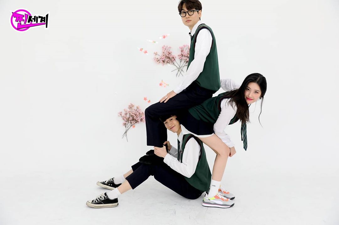 Sunmi_Union's tweet photo. As of last week, the series "RReal World" officially ended. #Sunmi shared a post on her instagram saying that every episode was precious and she thanked #Mufully for the happy memories 💖 #선미 @miyaohyeah
Have you seen RReal World? #찐세계
All episodes: https://t.co/UhFyBp7aph https://t.co/P2mDTgkQn3