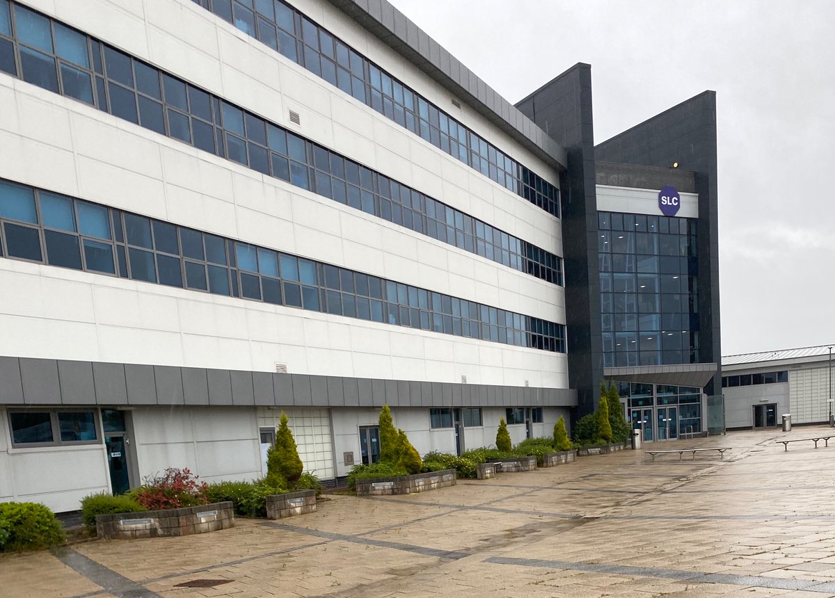 SLCek's tweet photo. Welcome to Monday 👌

It might be “dreich”outside, but inside, excitement is building... 

WE ARE feeling positive and prepared for the 20/21 session 😍 

We can’t wait to get started 🙌🏾

#SLCsupport #notlongtogo #wearesouthlanarkshirecollege https://t.co/kJr9meJhar