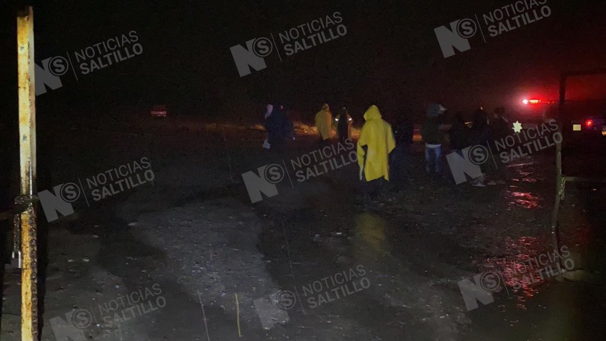 nSaltillo's tweet photo. Última Hora: Localizan un cuerpo sin vida cerca del km 7 del libramiento Óscar Flores Tapia, el cual podría tratarse de la niña de 7 años que fue arrastrada por la corriente de agua junto a mamá y hermana durante la tarde de ayer en #Arteaga. Autoridades en el lugar #Saltillo https://t.co/qnJNPCowwJ