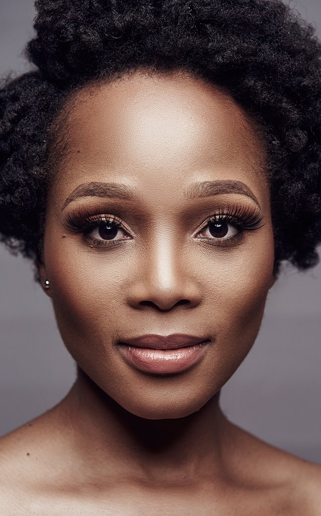 MillyMashile's tweet photo. Redefining Beauty✨
#beautifulwithorwithoutmakeup
#beauty #beautyshot #makeup #beautyinfluencer #headshot #definingbeauty #beautiful #beautifulwithmakeup #beautifulwithoutmakeup https://t.co/bktvNJnktd