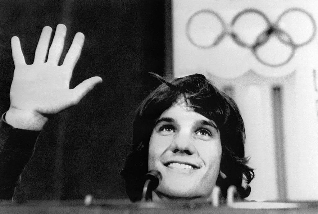 🆕 Nothing compares to skating on real ice, but one of the most common methods of dry-land training is the use of a sliding board 👀🔥

The device was invented by five-time Olympic Champion Eric Heiden 🥇

Check our website to read more 🔗: bit.ly/30ScYVY

#SpeedSkating