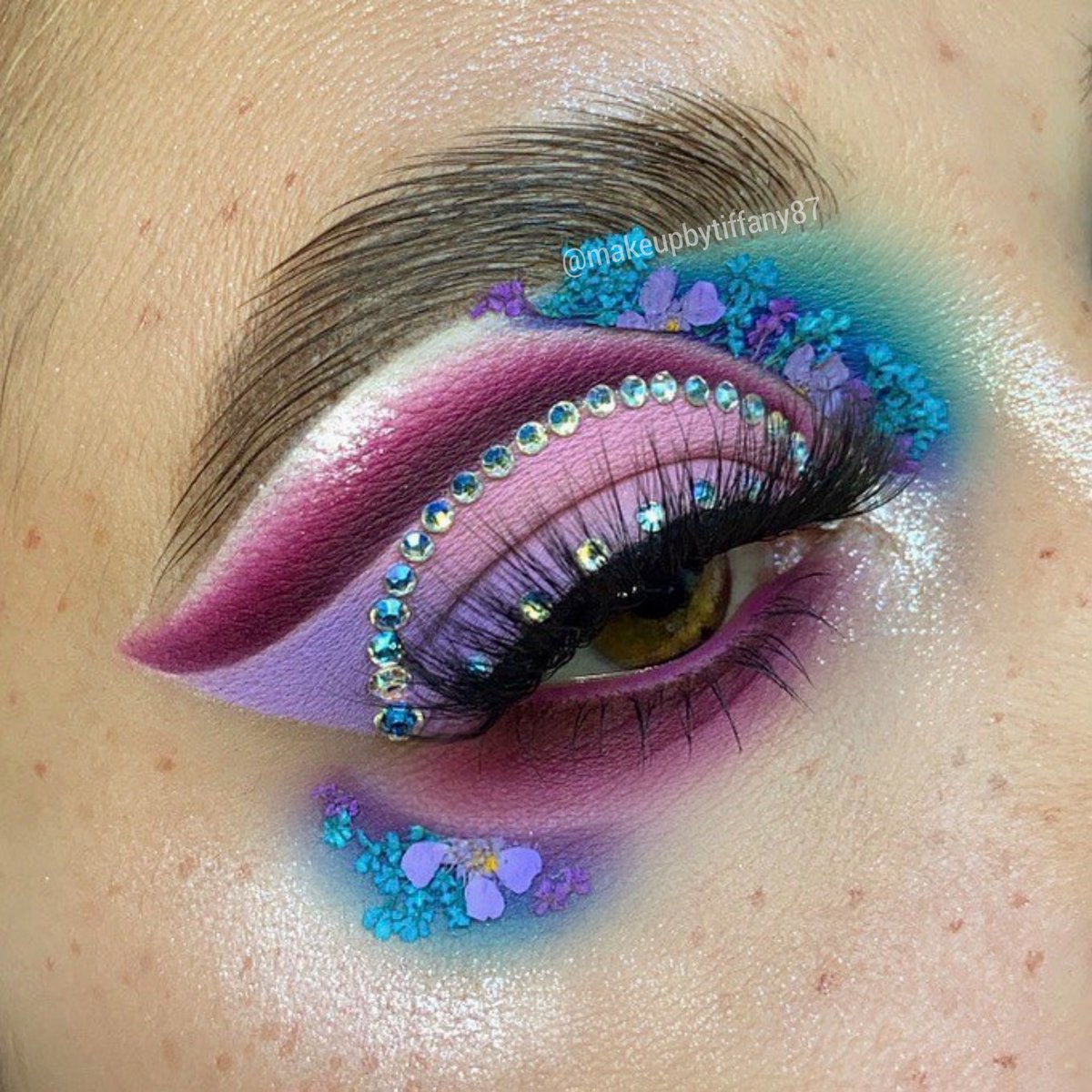 My lastest looks inspired by <a href="/snwmakeup/">snwmakeup</a> <a href="/laradelmu/">🦋lara</a> <a href="/maddyharmss/">dondalds</a> <a href="/echo_michaela/">Echo</a> <a href="/pippambarnes/">Pippa✨</a> #MakeupAddict #eyemakeup #colorfulmakeup #flowermakeup