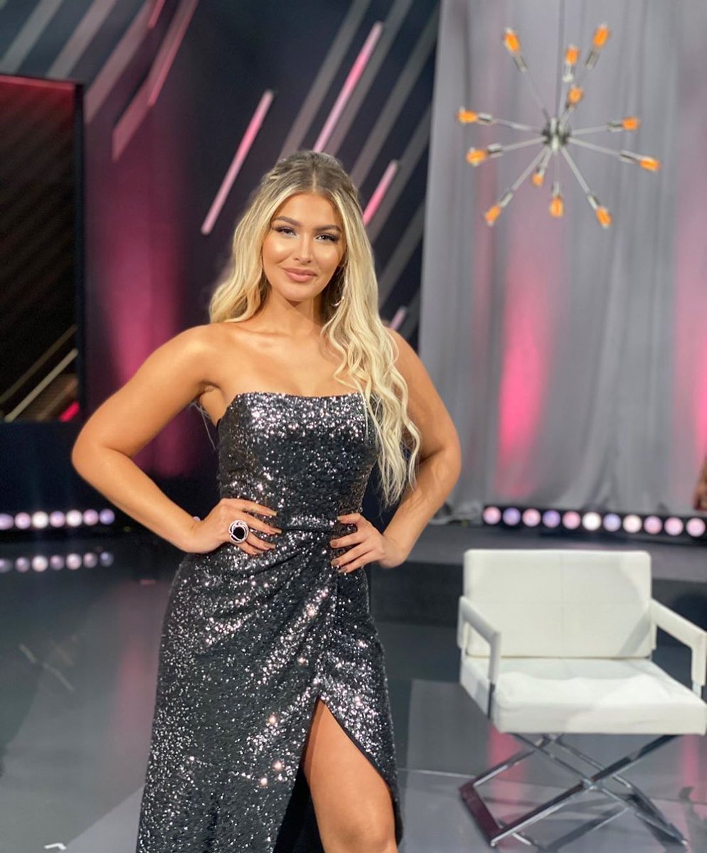 misshabiaunavez's tweet photo. Migbelis Castellanos Romero, Miss Costa Oriental 2013, Miss Venezuela Universe 2013, Top 10 Miss Universe 2014, Nuestra Belleza Latina 2018 #NBL 2018 #NBL2018 #NuestraBellezaLatina 2018 #NuestraBellezaLatina2018 https://t.co/rZyIxwu2SN