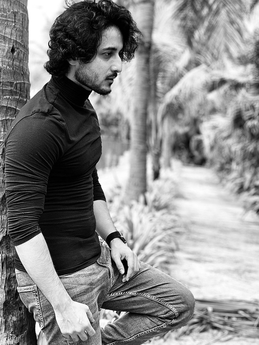 mehulvyasin's tweet photo. Itβs less what the eye sees and more what the soul feels.β£οΈ
#blackandwhite #instabw #instadaily #phtooftheday #classic #grateful #actor #actorslife #reels #cinema #artist #art #passion #feel #nature #longhair #fashion #model #keepgoing #keepgrowing #staypositive #stayhealthy https://t.co/jpTPk42OMk