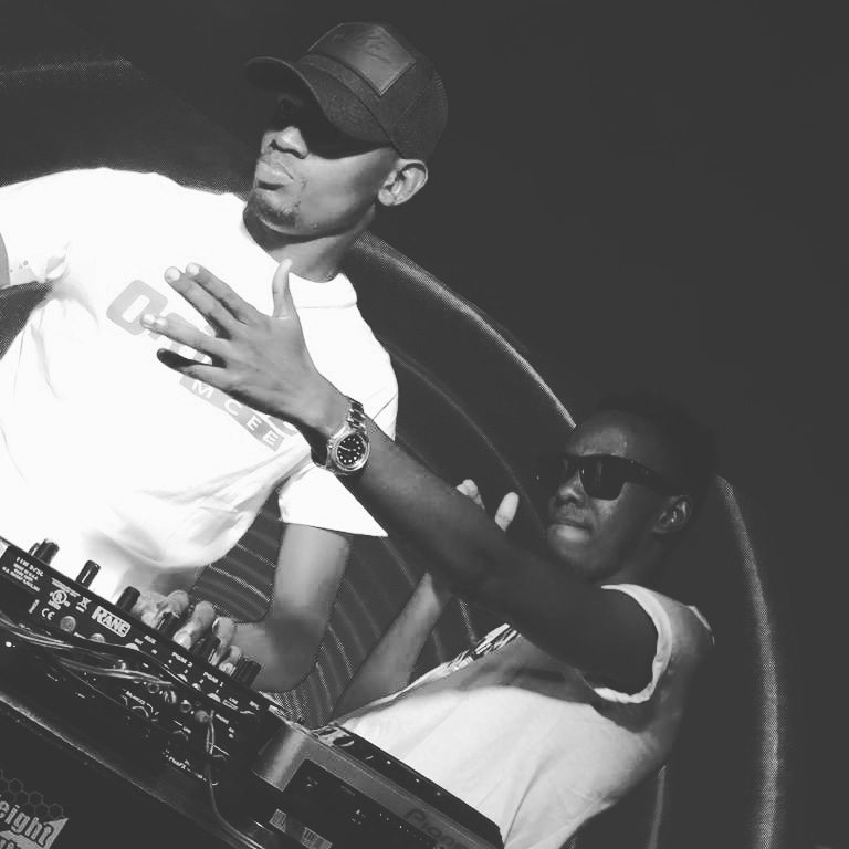 djbristo's tweet photo. This Disco Duo is cute.
Yes or No
#43effectXplosion #GuestEdition
https://t.co/i6R4CJWWTD

@deejay_bristo @EmceeKunaana @Mc_Kacheche @DeRiddimselekta @TheRadioChic @djsheilla_ug @DJ_Alberto43 @seandavisdeejay @macdj43 Bless Up https://t.co/lKJzZHNH6u