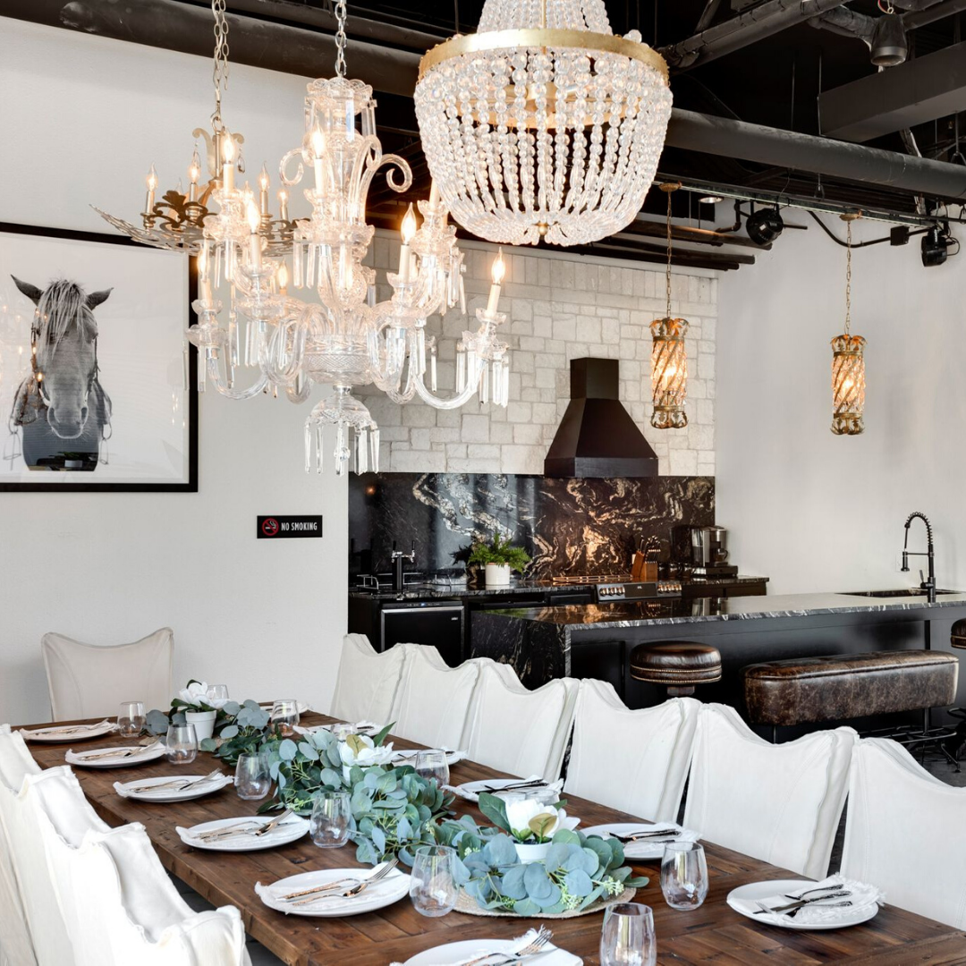 InnCahoots's tweet photo. Funky Western Vibes 🤠🕺

 #interiorlove #interior #designmood #lonestar #texastravels https://t.co/mGJKtXSr3Y