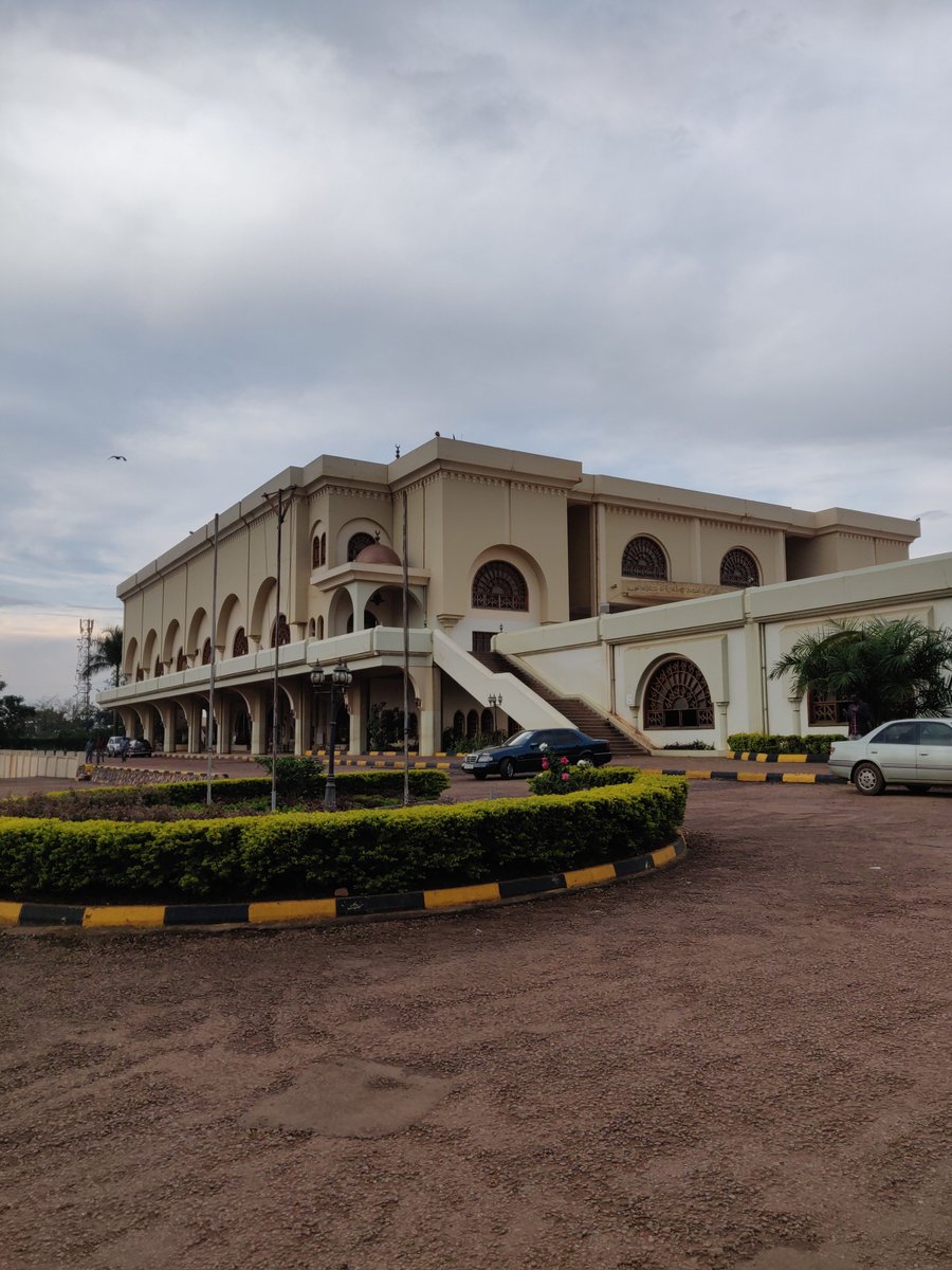 I had never visited the National mosque of Kampala and it was something I really wanted to tick off my bucket list so had the opportunity to do it with a day tour of Kampala city.